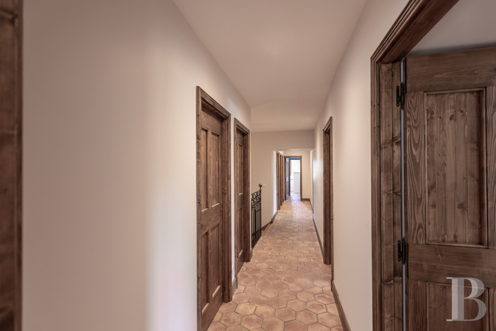 En Ardèche, à Saint-Alban-Auriolles, une ancienne ferme du 17e siècle à l’ombre d’un château - photo  n°9